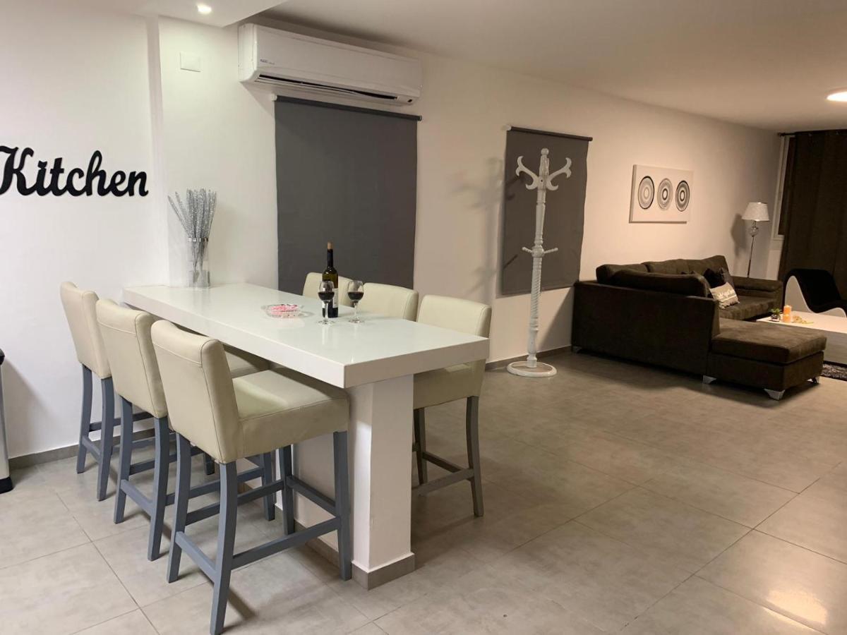 דירת 5 חדרים מול הים Apartment Bat Yam Exterior foto