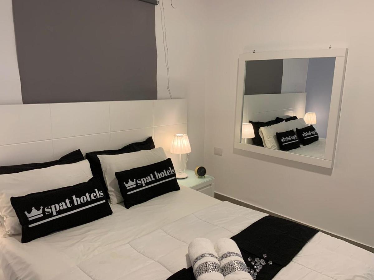 דירת 5 חדרים מול הים Apartment Bat Yam Exterior foto