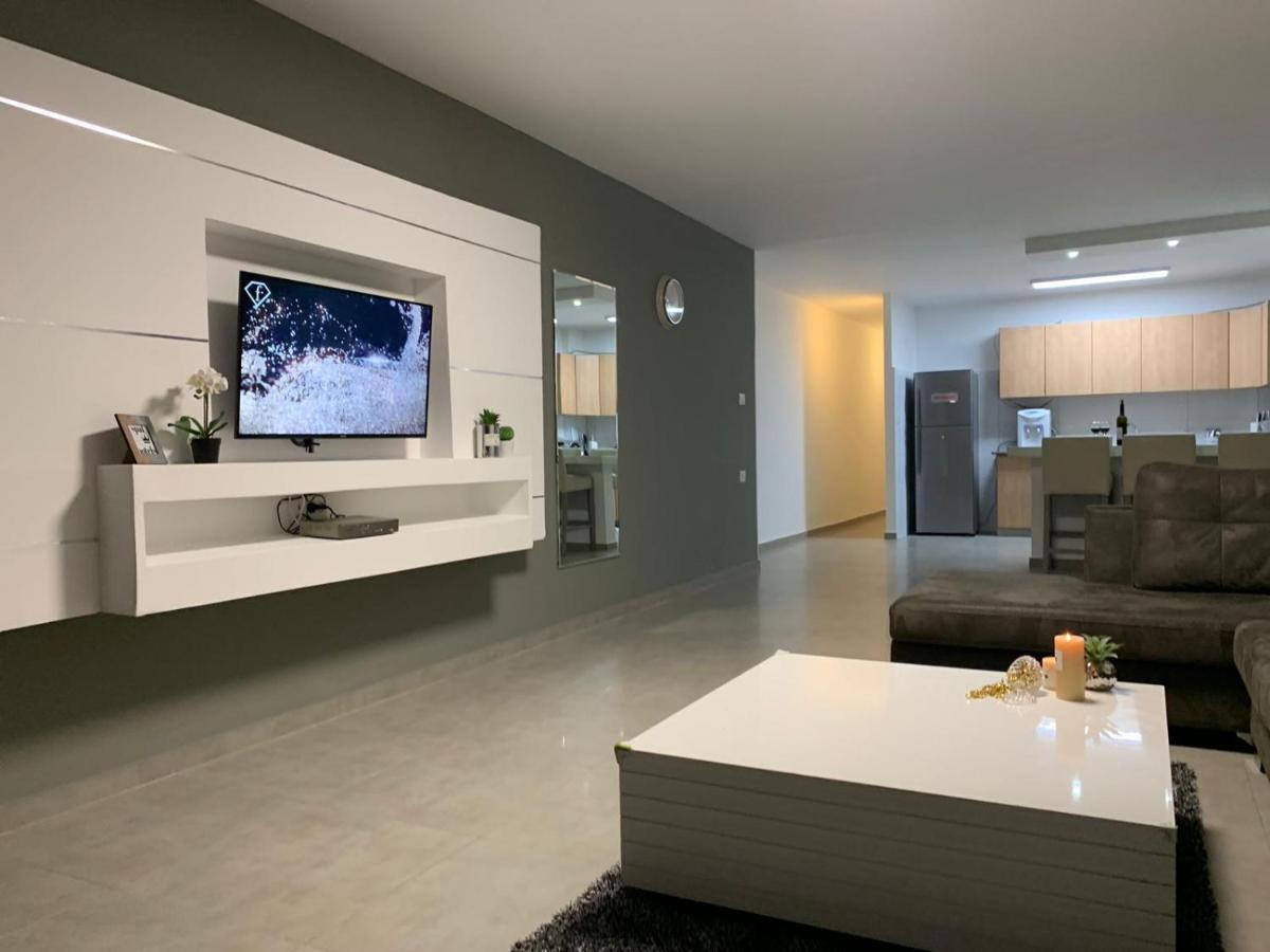 דירת 5 חדרים מול הים Apartment Bat Yam Exterior foto